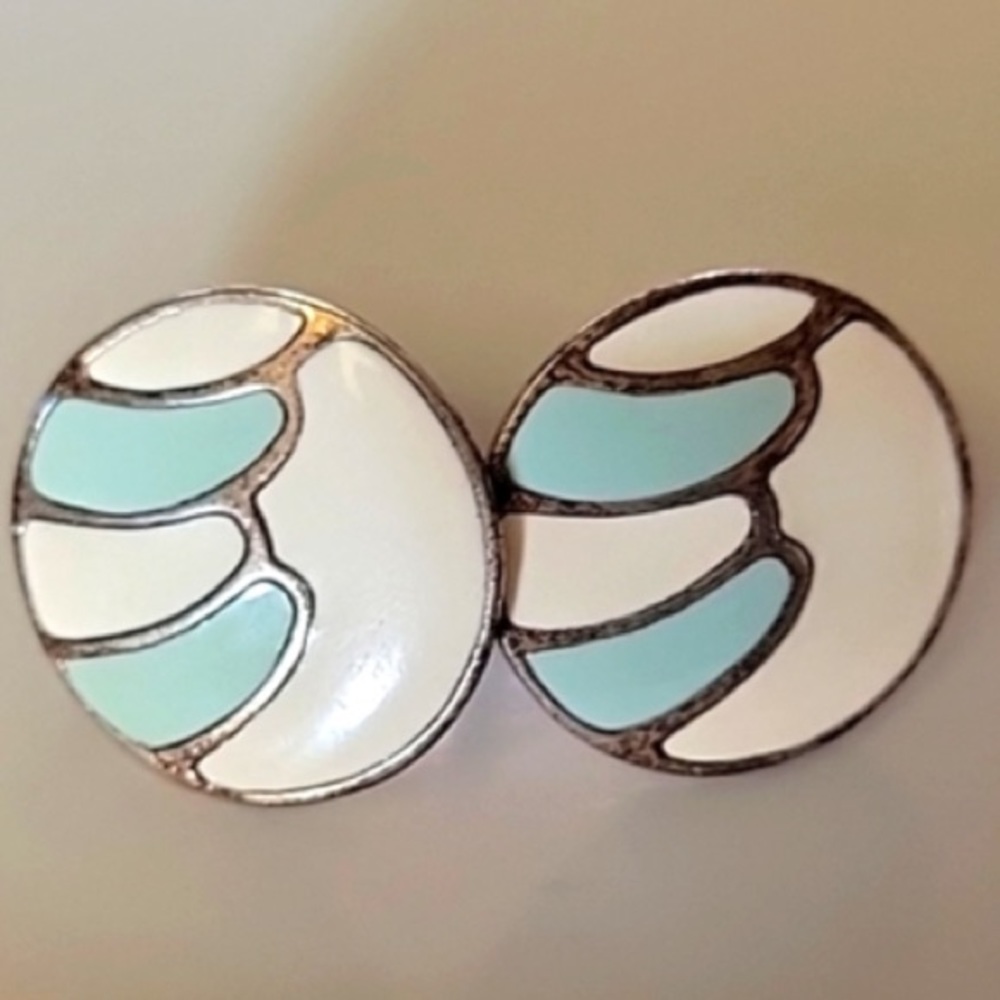 Vintage stud earrings